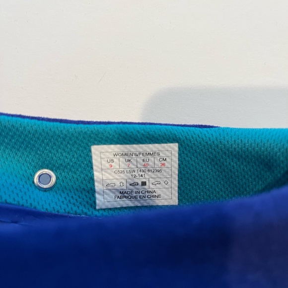 NorthFace women’s base camp skimmer size 9 - Picture 2 of 4